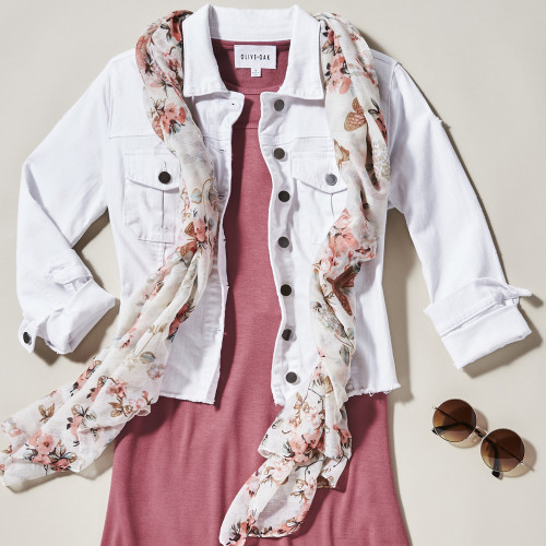 How to Style White Jeans: White Denim Jacket